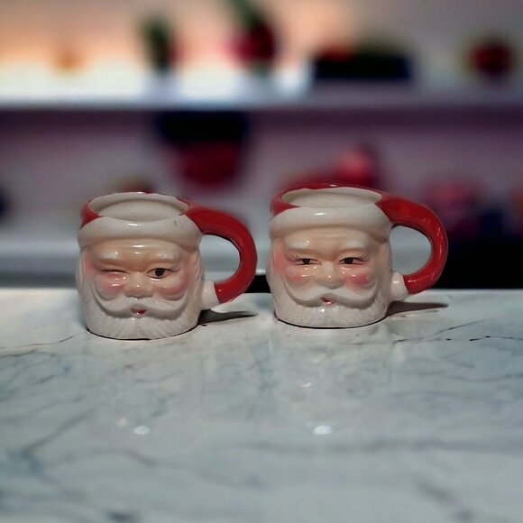 Vintage Mini Santa Christmas Mugs Winking and Non-Winking Ceramic Set 2 oz 2.5" - Picture 4 of 11